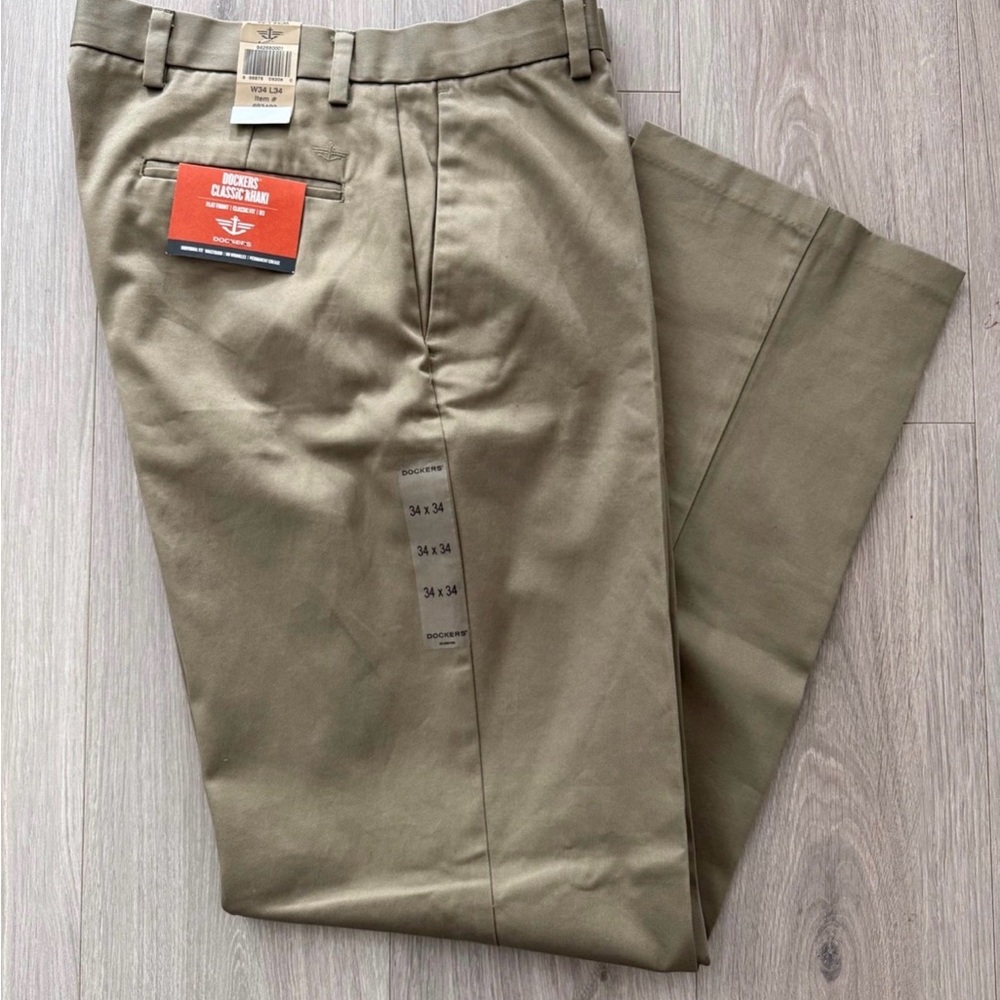 Dockers Classic Khaki Pants - NEW